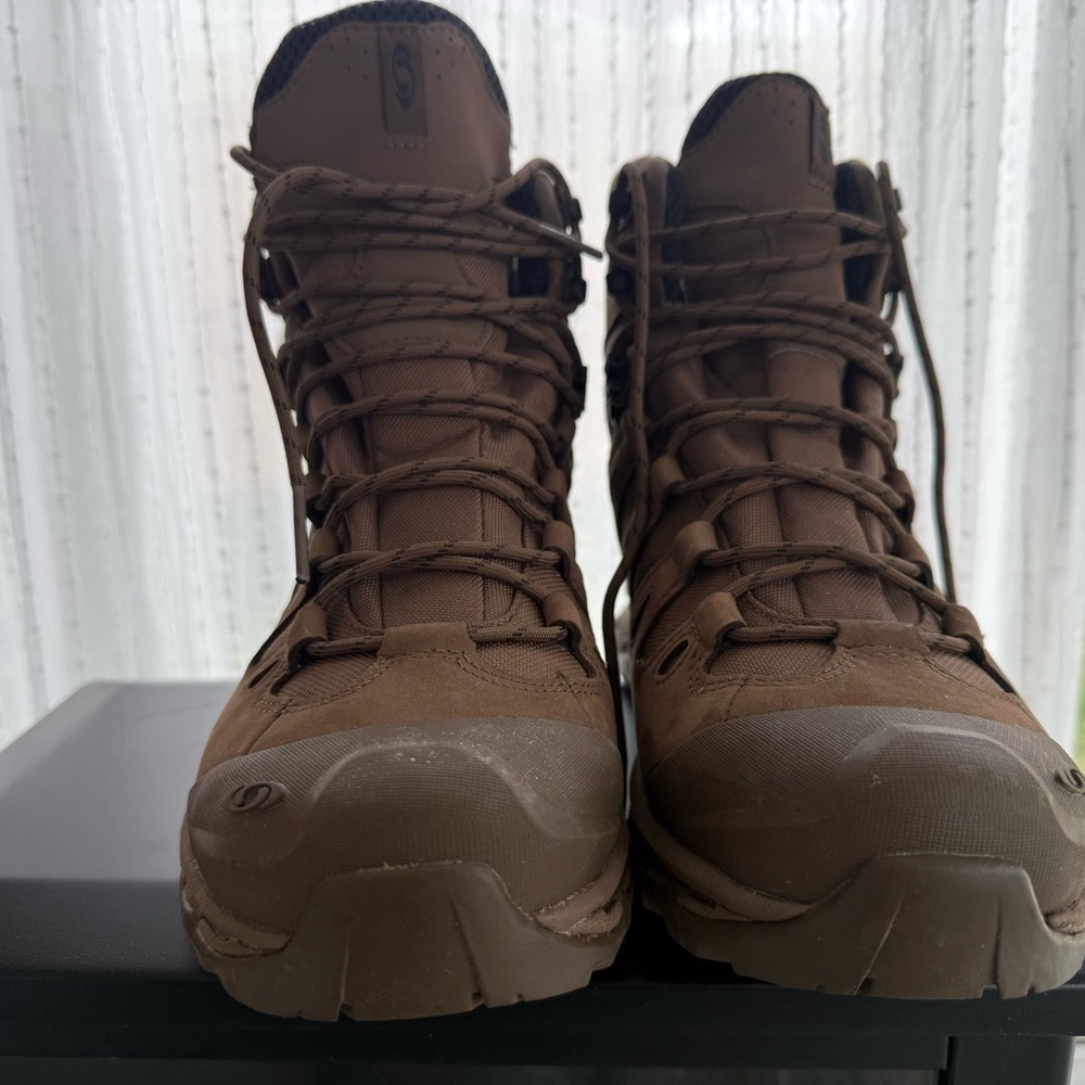 Beautiful Salomon Men's Dark Brown Outdoor Boots size 9 1/2 - Picture 2 of 12
